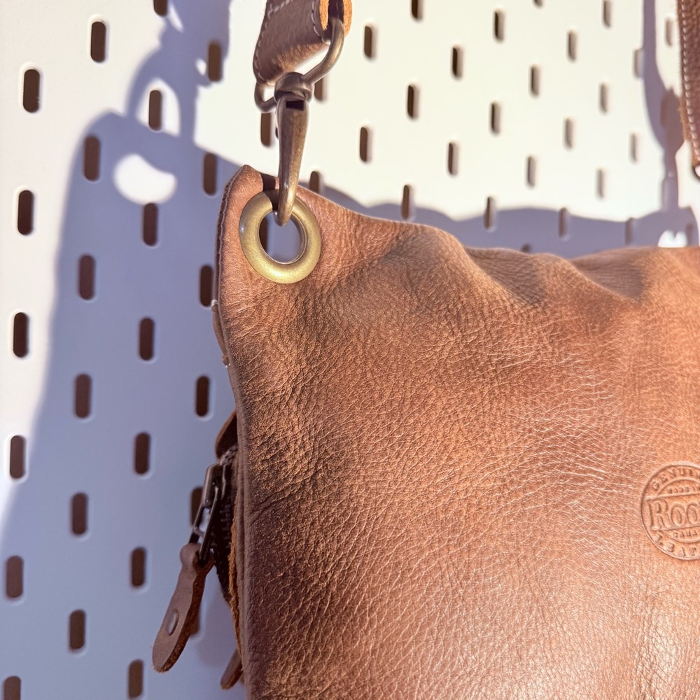Roots Tribe Leather Villager Dark Brown Leather Crossbody/Shoulder Bag - Picture 4 of 12